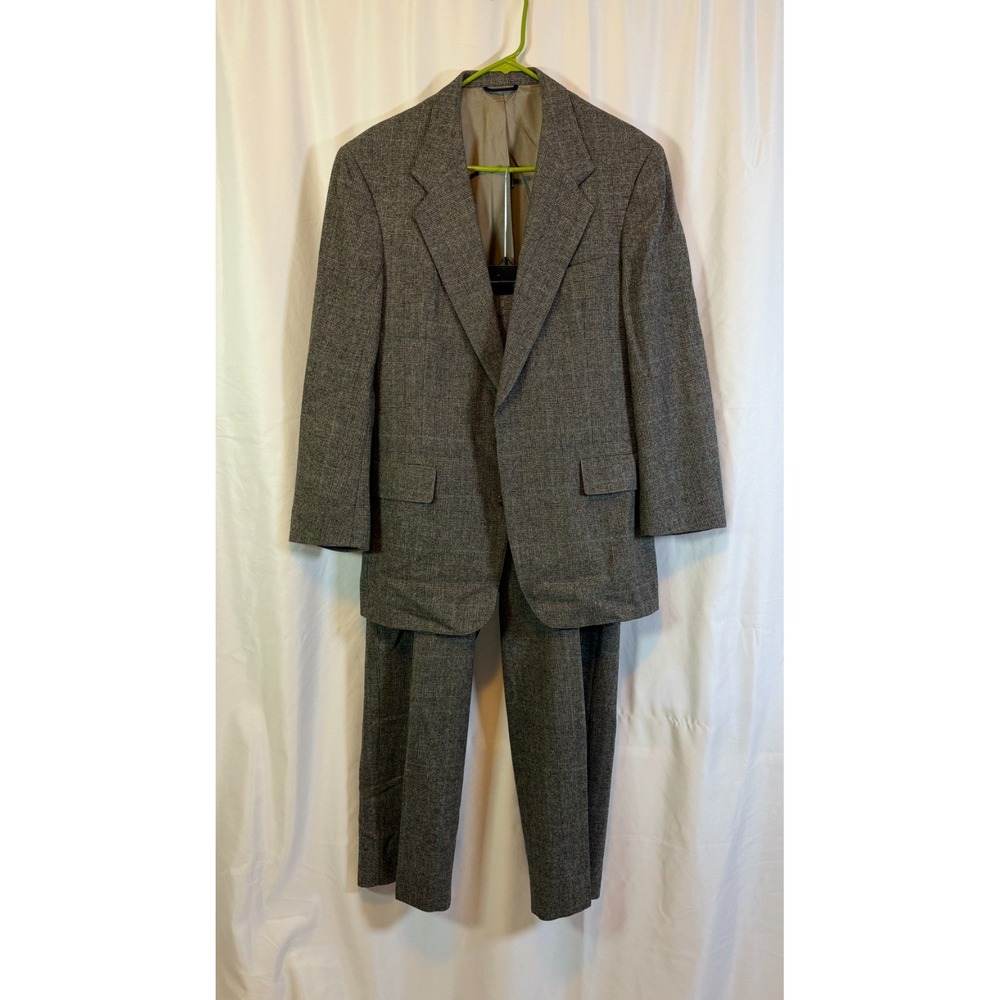 Vintage Pure Virgin Wool Grey Glen Men's 2 pc. Suit, Check Measurements for Size